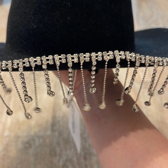 DOLLY BLACK COWBOY
FRINGE HAT - Picture 9 of 10